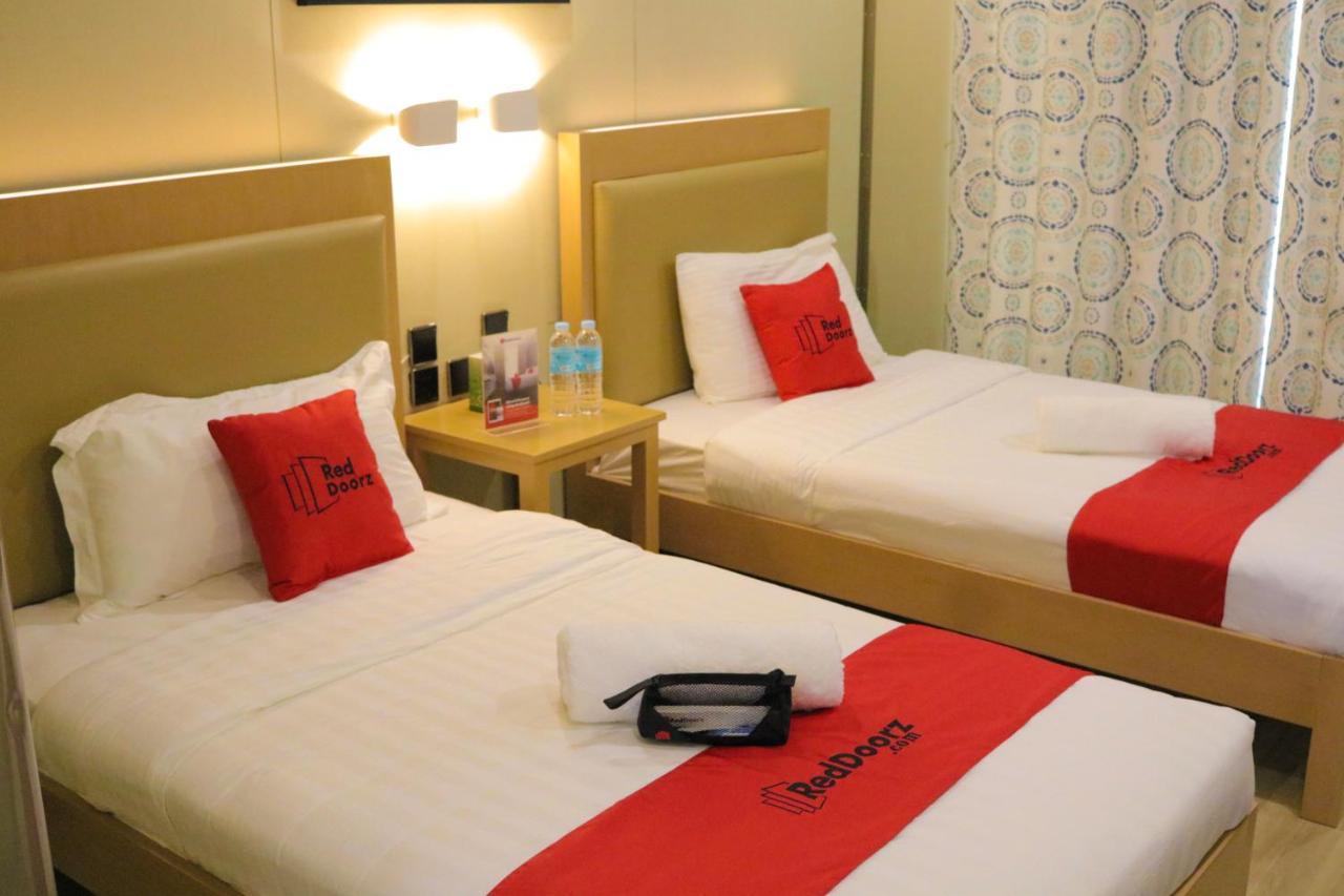 Reddoorz Plus @ As Fortuna Cebu Kültér fotó